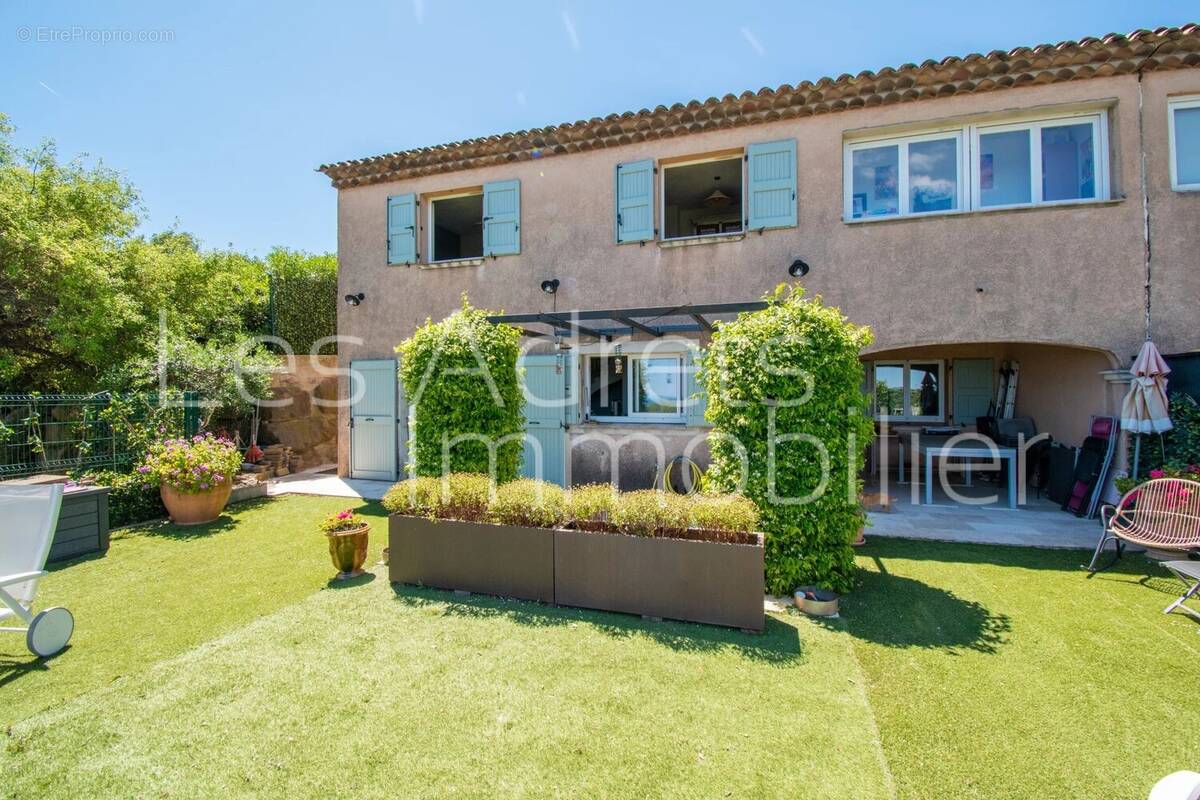 Maison à LES ADRETS-DE-L&#039;ESTEREL