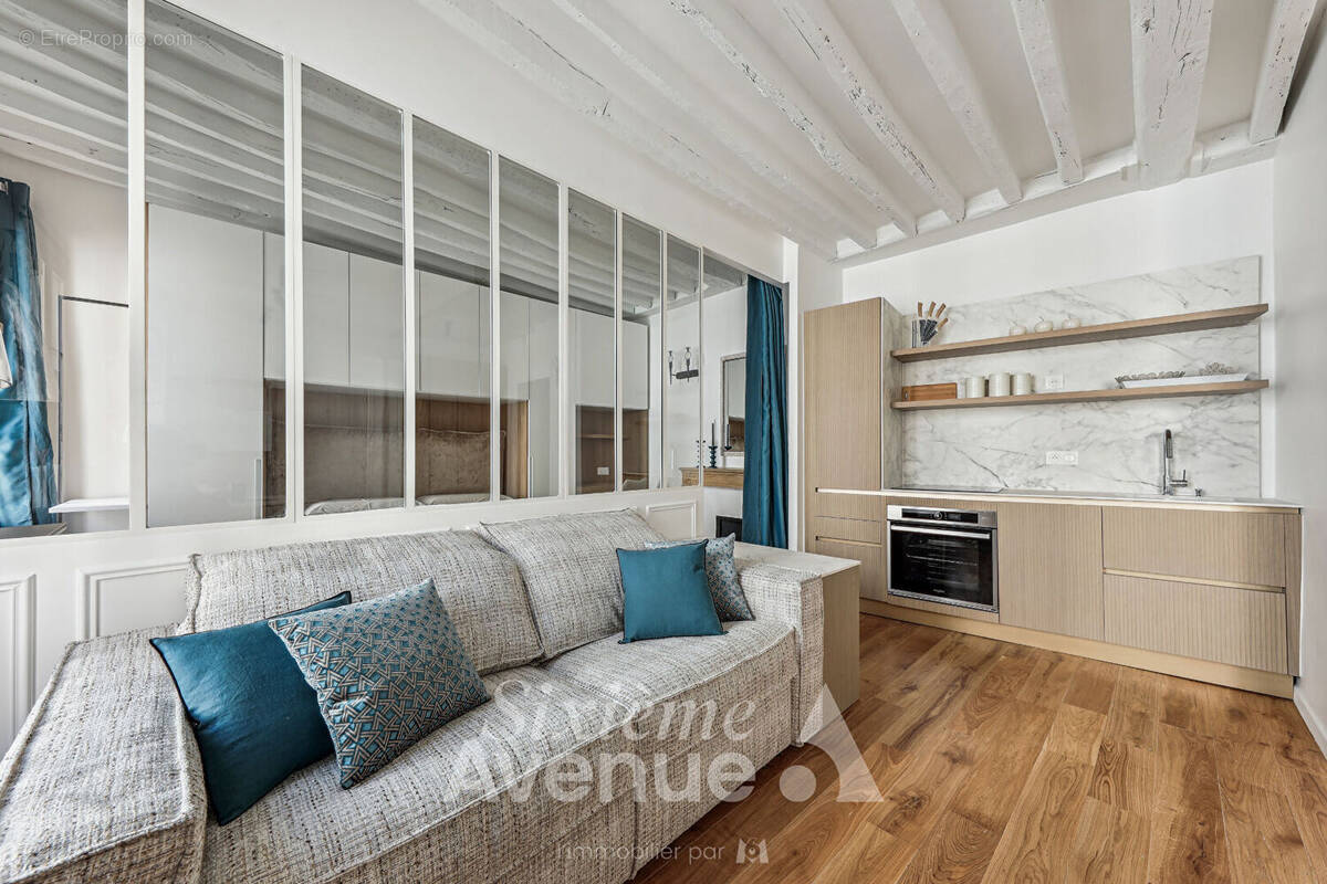 Appartement à PARIS-3E