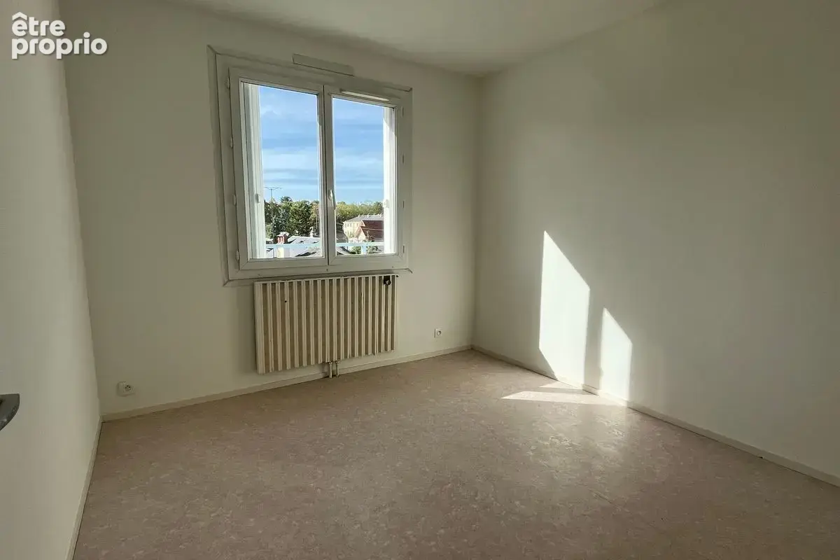 Amboise - Appartement T3 - photo 4
