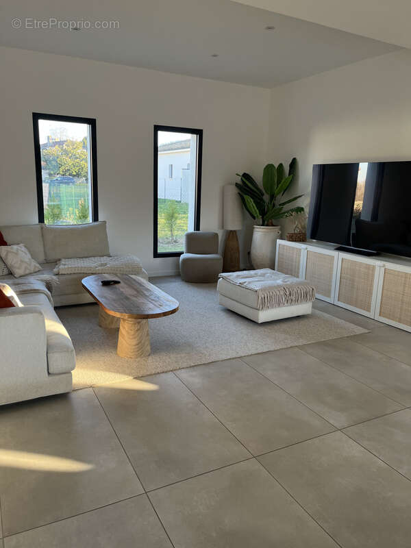 Maison à SAINTE-COLOMBE-EN-BRUILHOIS