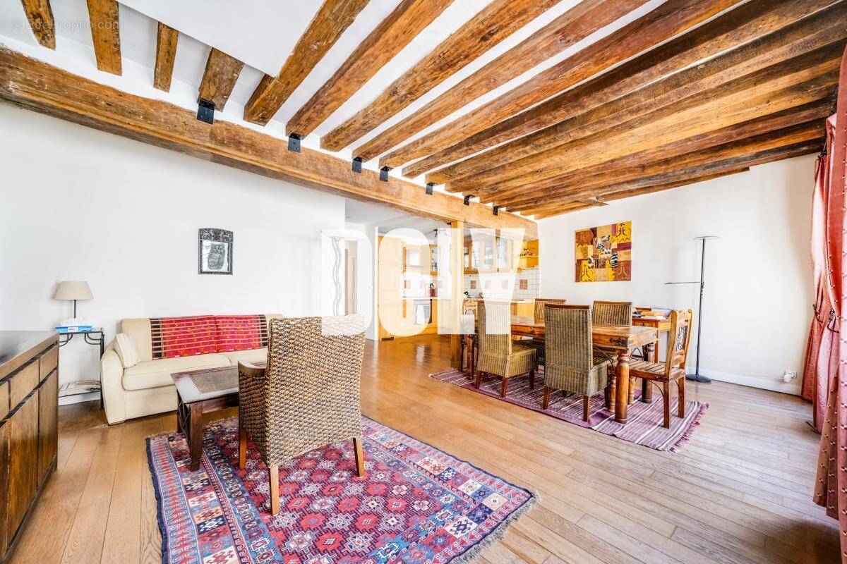 Appartement à PARIS-1E