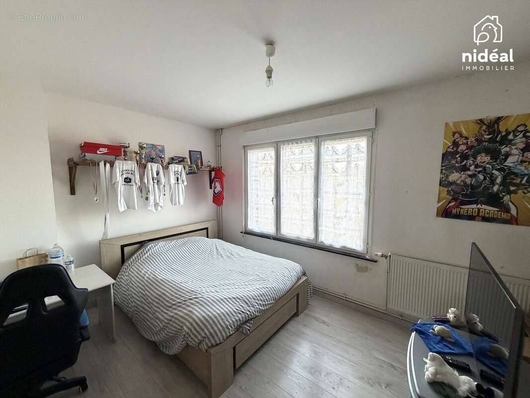 Maison à AULNOYE-AYMERIES