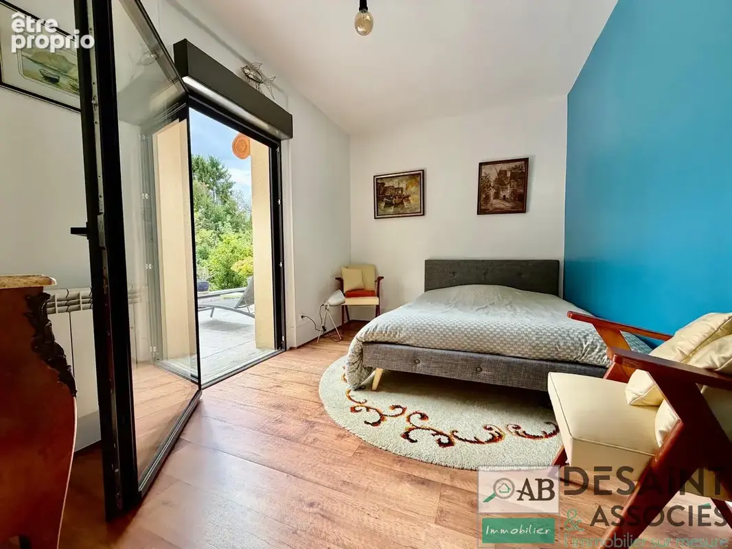A vendre à Lagny sur Marne propriété de caractère quartier Saint Laurent. - photo 18