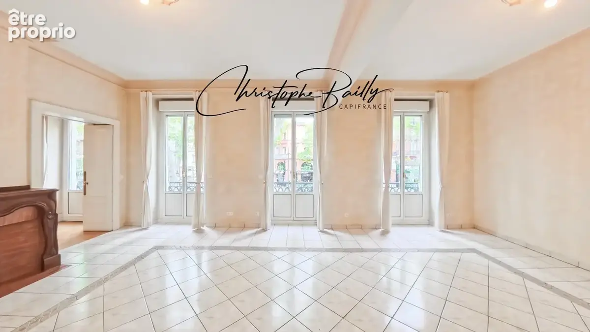 Toulouse Jean-Jaurès, appartement haussmannien familial de 158 m² avec balcon filant et ascenseur - Garage en sus - photo 5