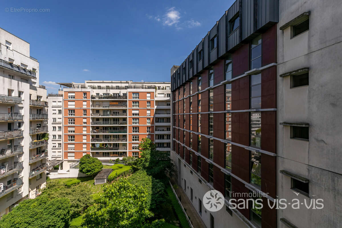 Appartement à COURBEVOIE
