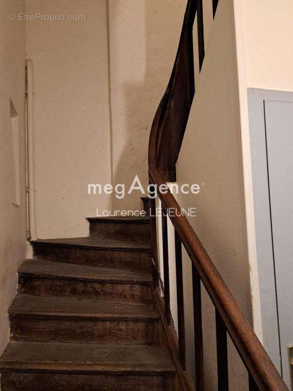 à ORBEC IMMEUBLE en monopropriété 7 appartements 1 boutique 1 local - photo 5