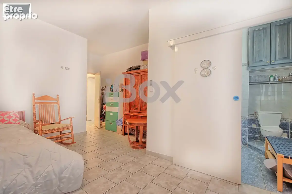 Exclusivité La Valette du Var, Villa d'environ 195m2 avec piscine sur belle parcelle de 580 m2 - photo 13