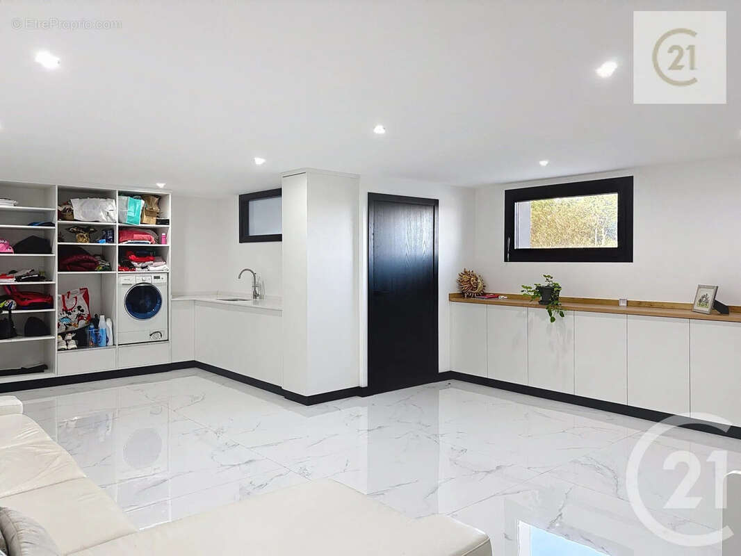 Maison à AYGUESVIVES