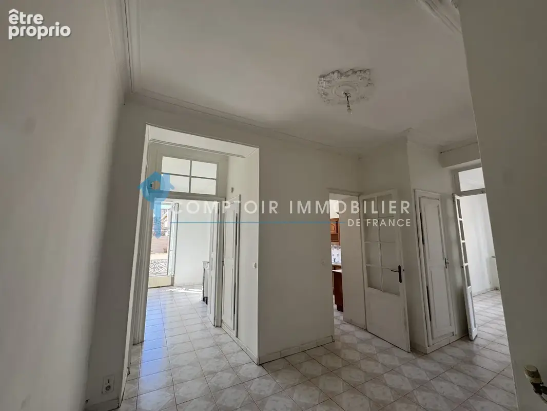 Exclusivité Appartement 144 m2, 3 chambres, grenier + cave - proche arènes - photo 7