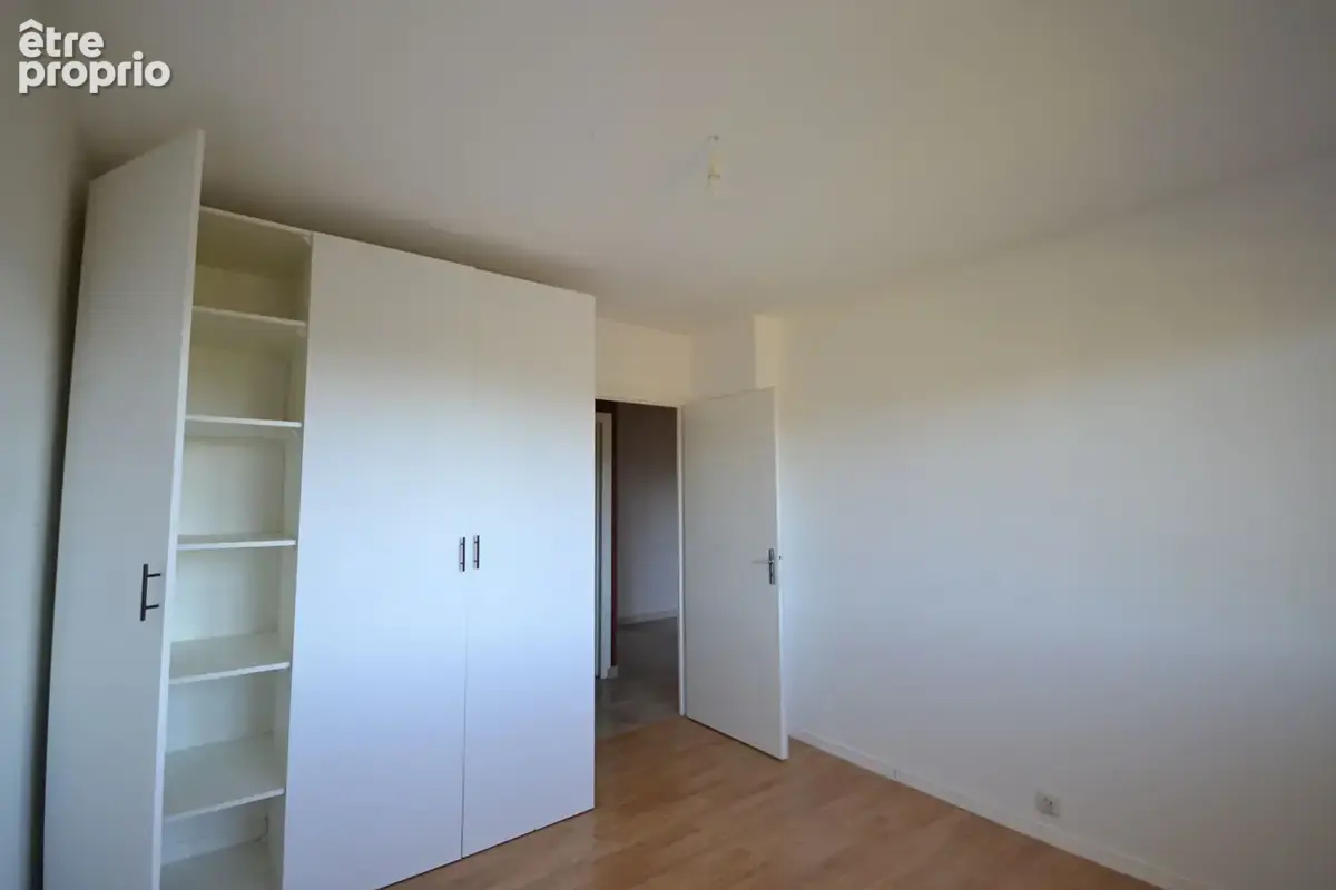 Annecy nord - quartier du fier - grand t2 au dernier étage avec 2 balcons et vue dégagée - photo 9