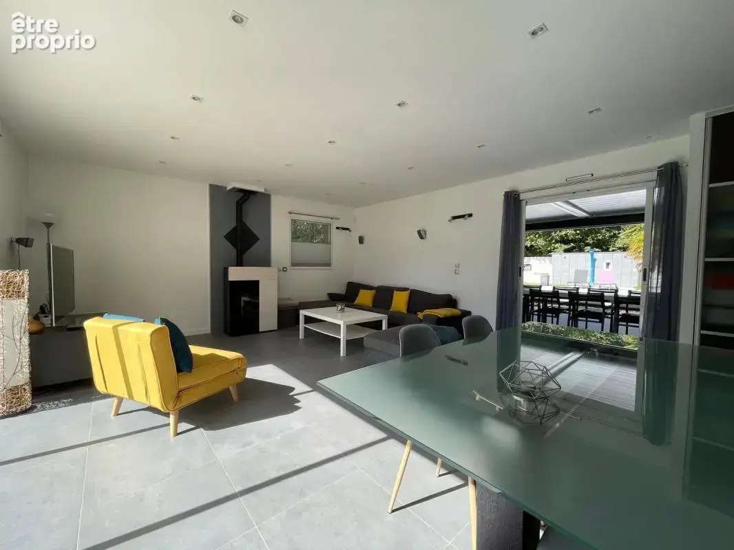 Belle propriété de 185m2 avec une piscine et des dépendances - photo 4