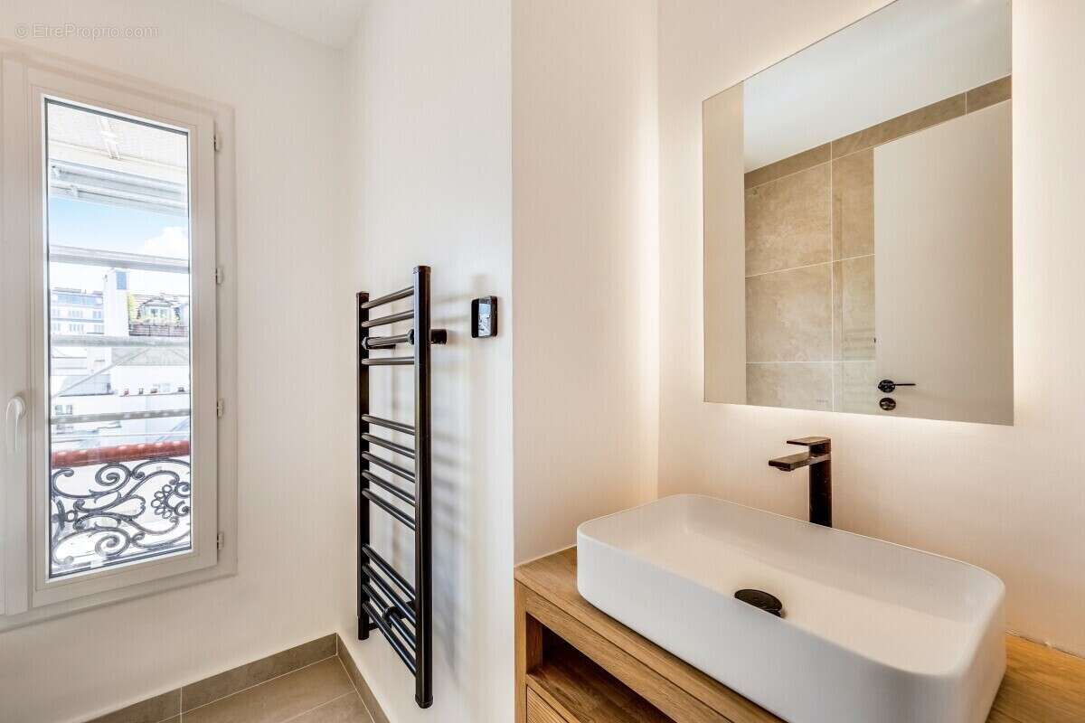 Appartement à PARIS-11E