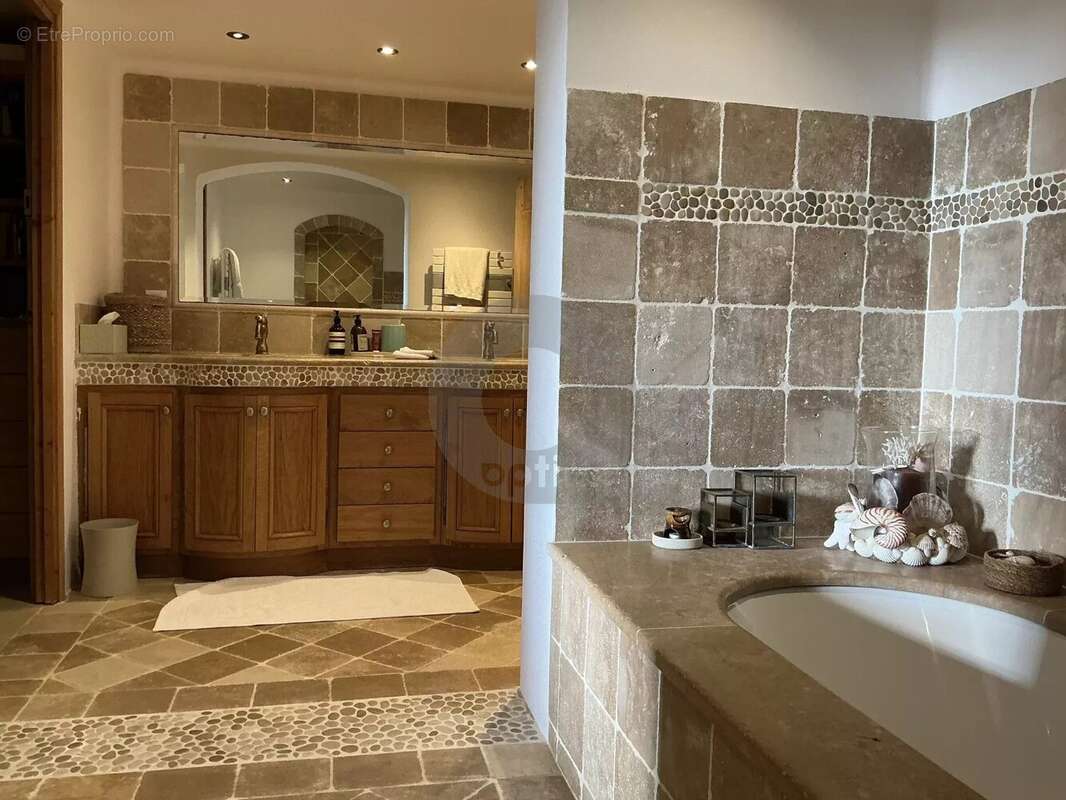 Maison à LA COLLE-SUR-LOUP