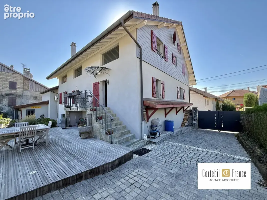 Maison 14 pièces 440 m² à vendre à Arthaz-Pont-Notre-Dame (74380) - photo 1