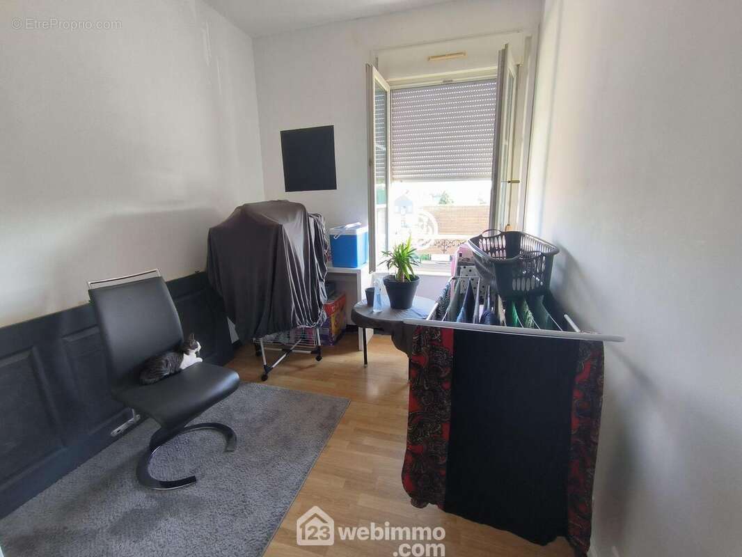 La deuxième chambre avec rangement