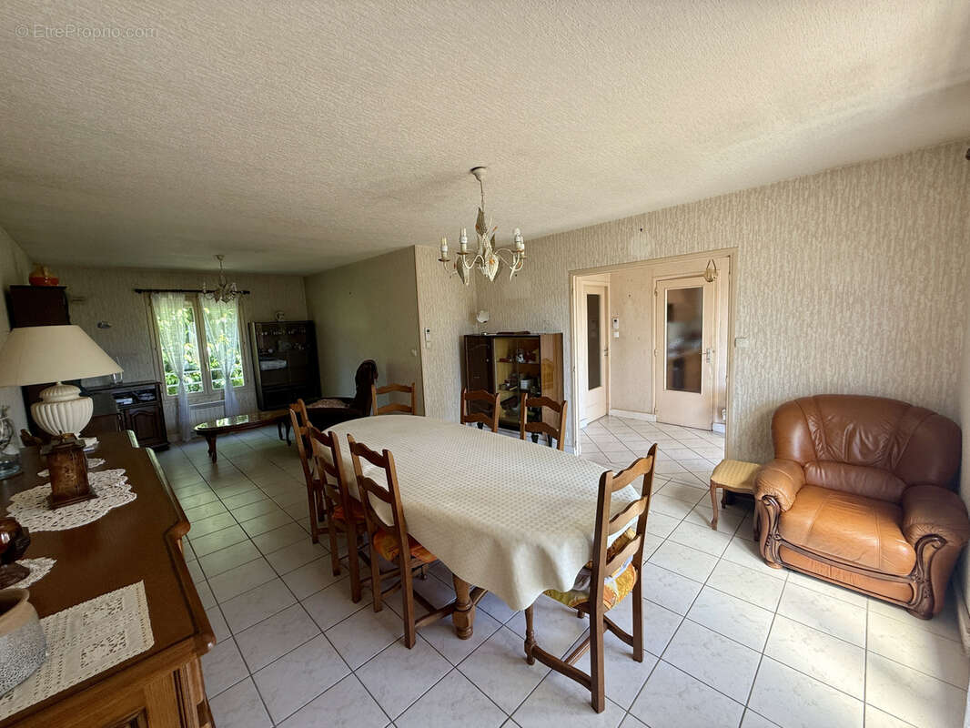Maison à COMBRE