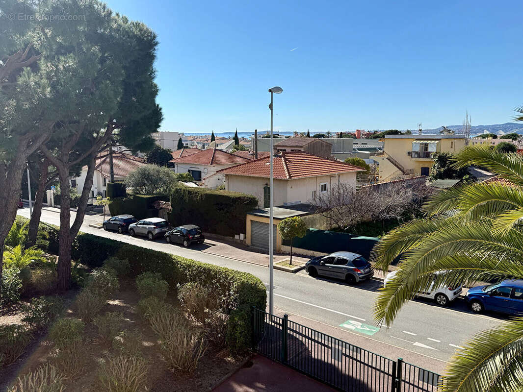 Appartement à SAINT-LAURENT-DU-VAR