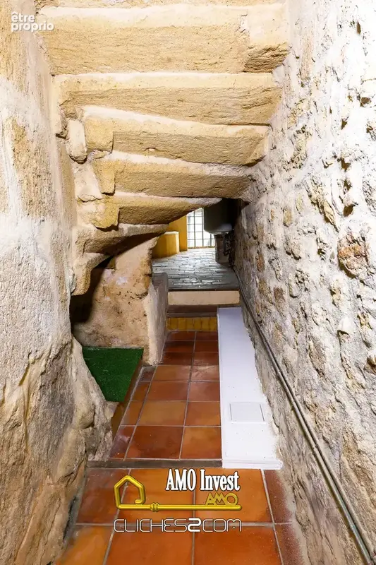 Maison de caractère au coeur historique de Saint-Chamas - 111m2 de charme et beaux volumes - photo 6