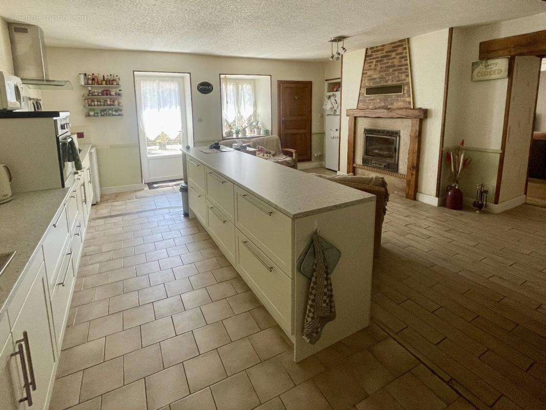 Maison à BOUIN