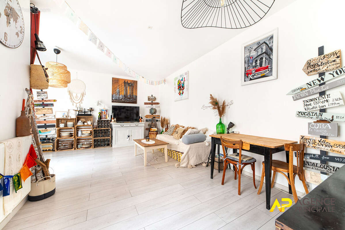 Appartement à LA GARENNE-COLOMBES