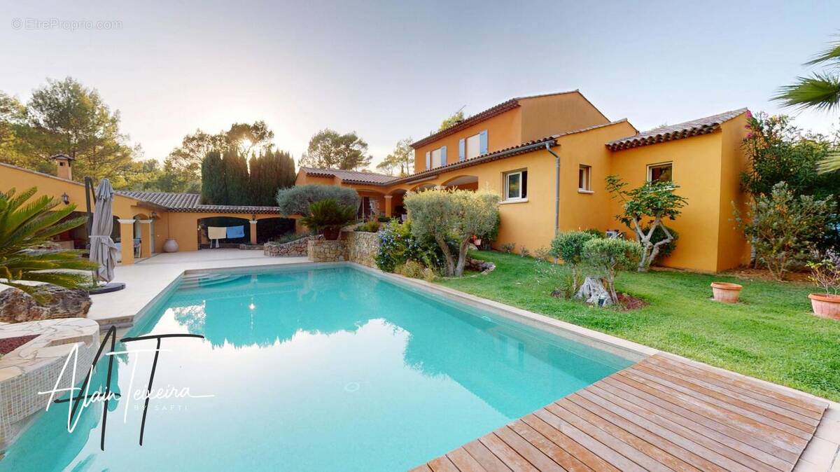 Photo 1 - Maison à LORGUES