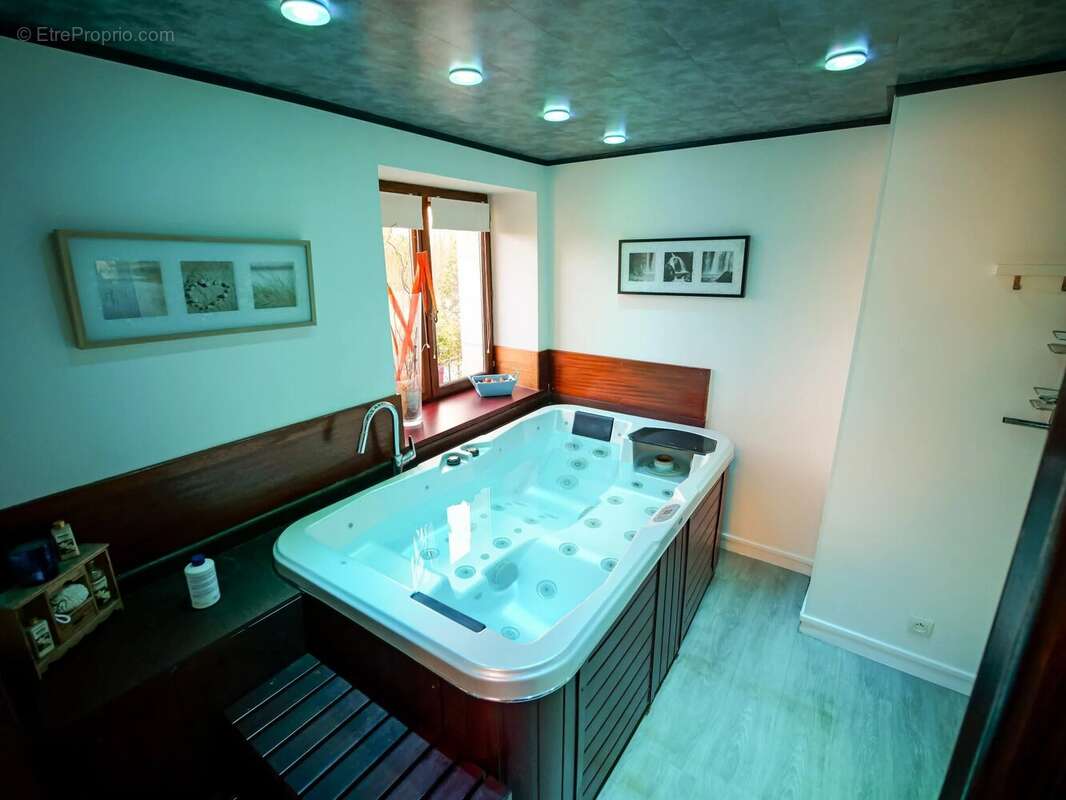 Maison à SAINT-CYR-SUR-LOIRE