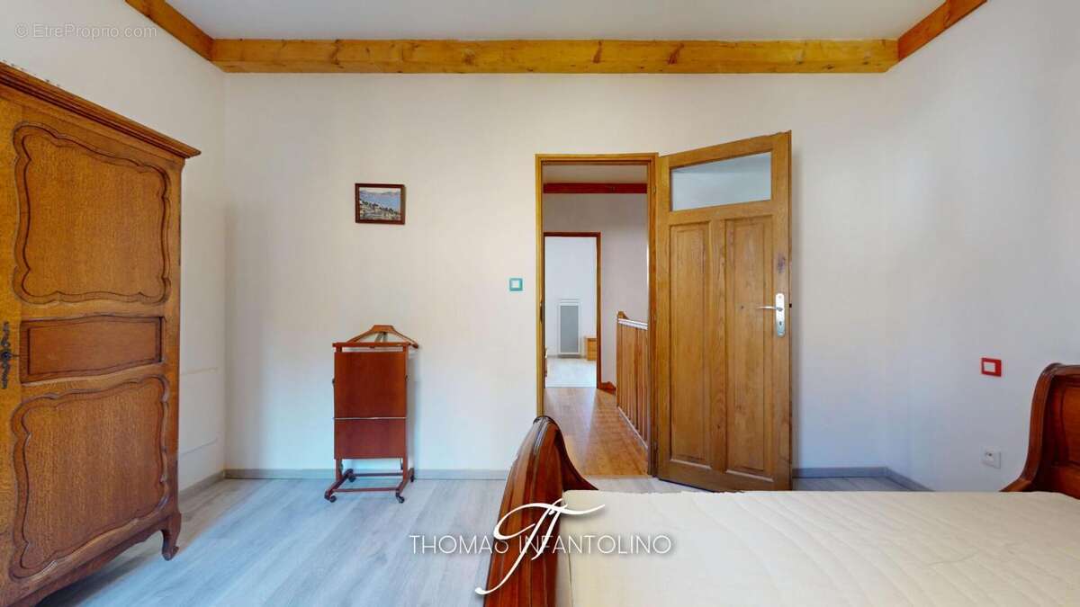 En exclusivite - 4 chambres - 2 salles d'eau - 2 wc - cour interieure  - renovation complète - photo 16