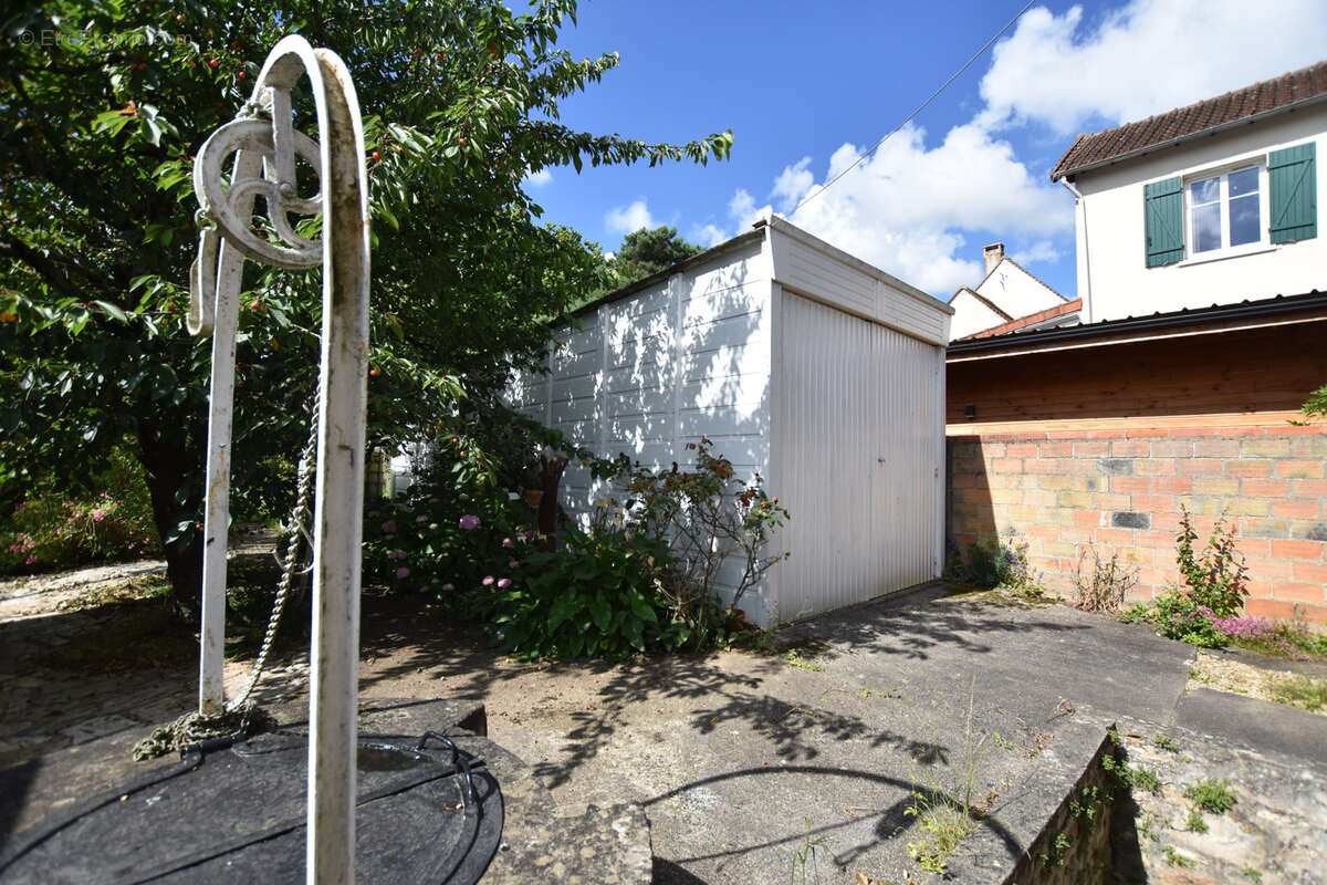 Maison à MOISSY-CRAMAYEL