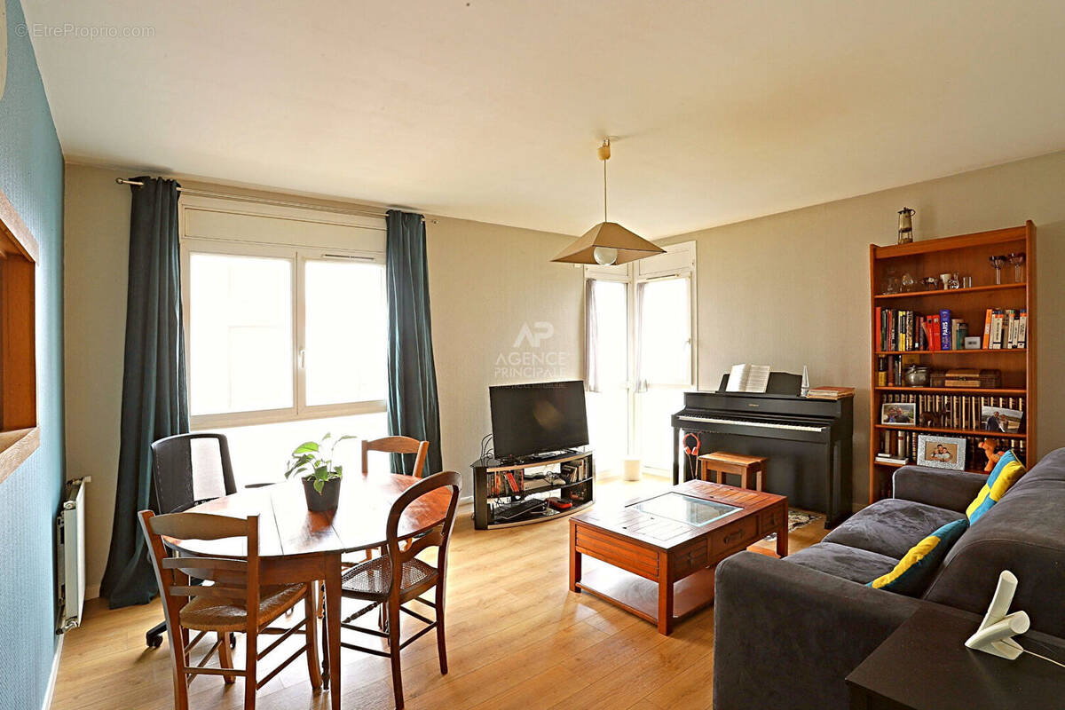 Appartement à NANTERRE