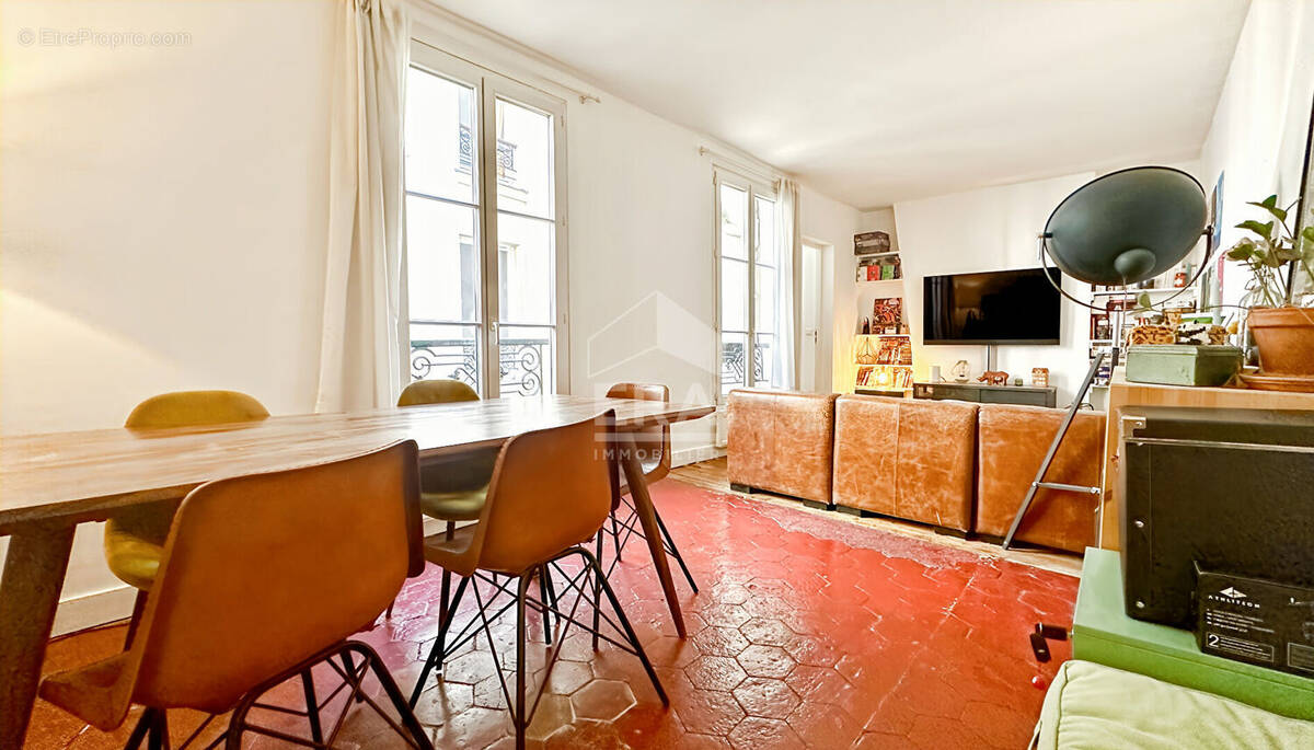 Appartement à PARIS-10E