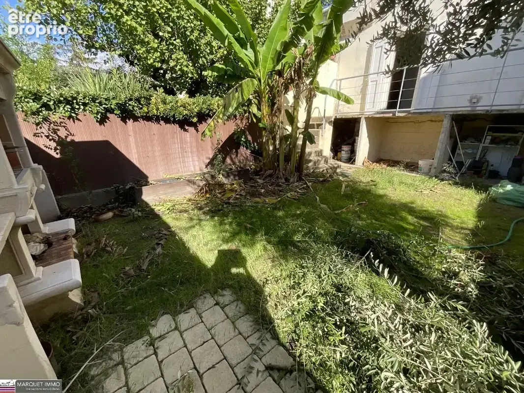 Villa T5 de 110 m²  vous invite à poser vos valises dans un cadre alliant charme et fonctionnalité sur 145 m² de terrain clos et - photo 19