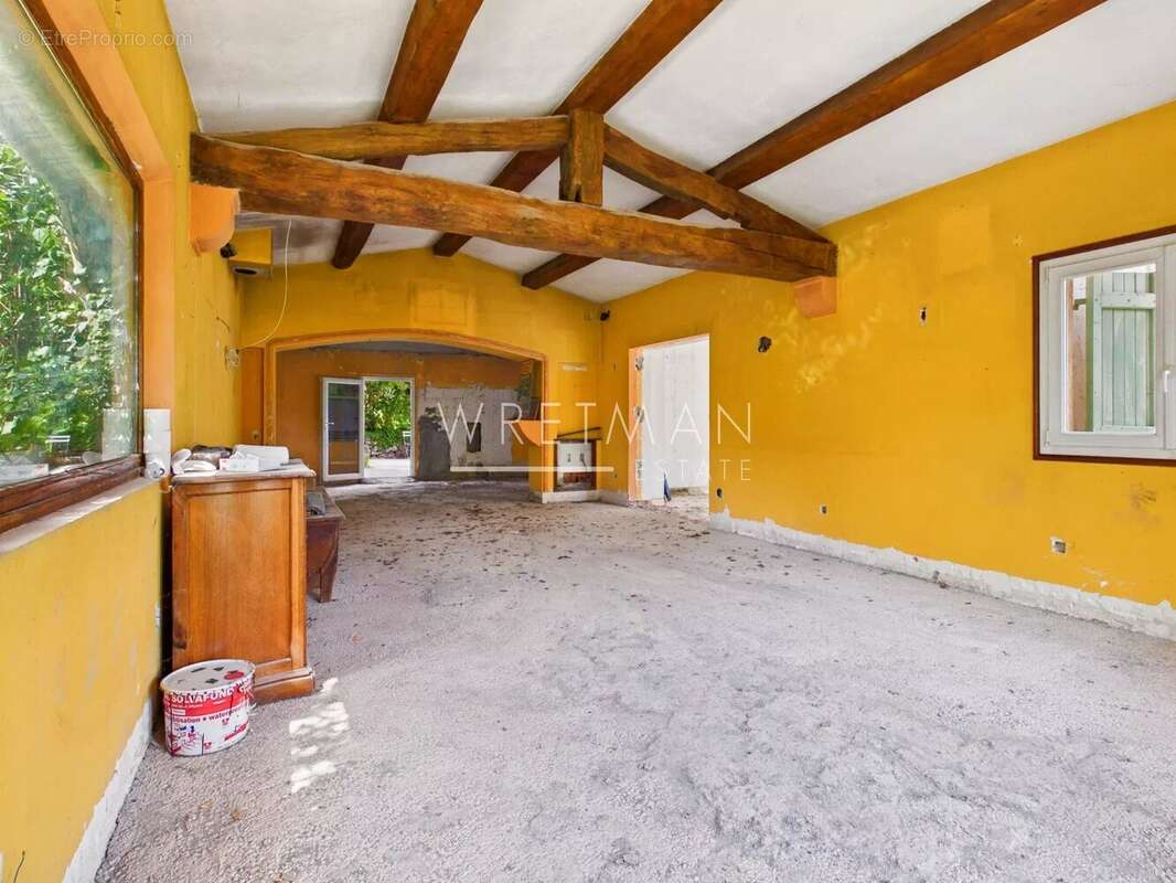 Maison à CHATEAUNEUF-GRASSE