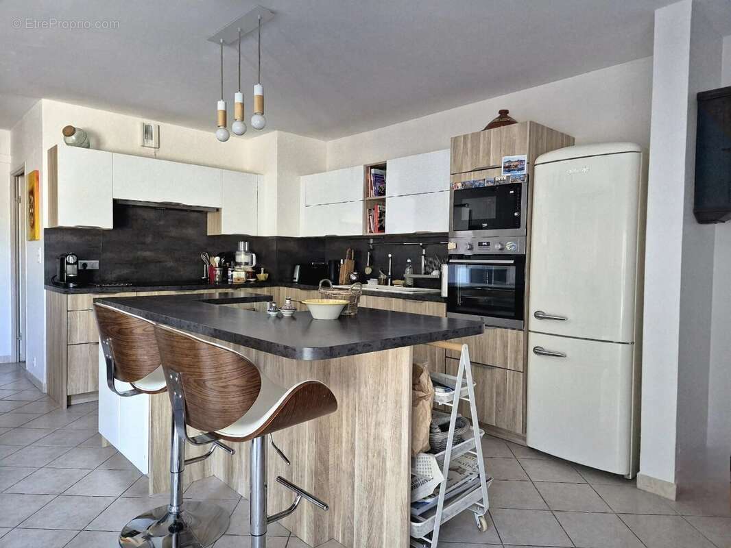 Appartement à BAGNOLS-SUR-CEZE