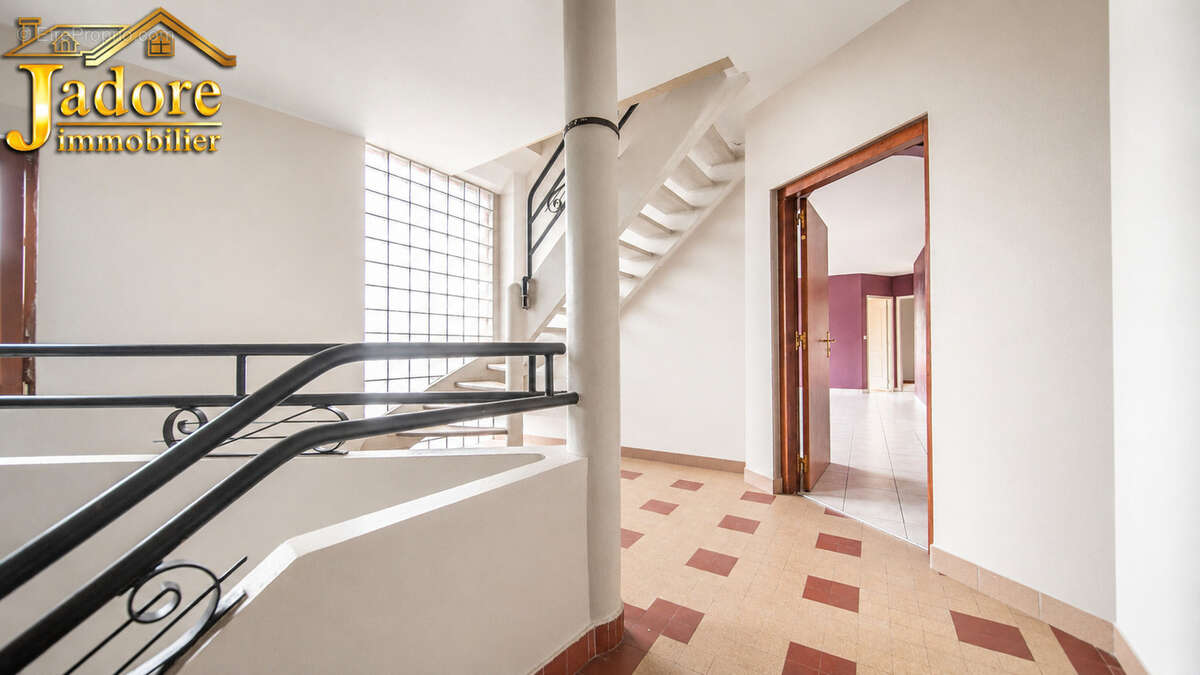 Appatrtement f4 1er etage - photo 12