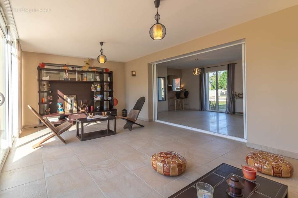 Maison à SELLES-SAINT-DENIS