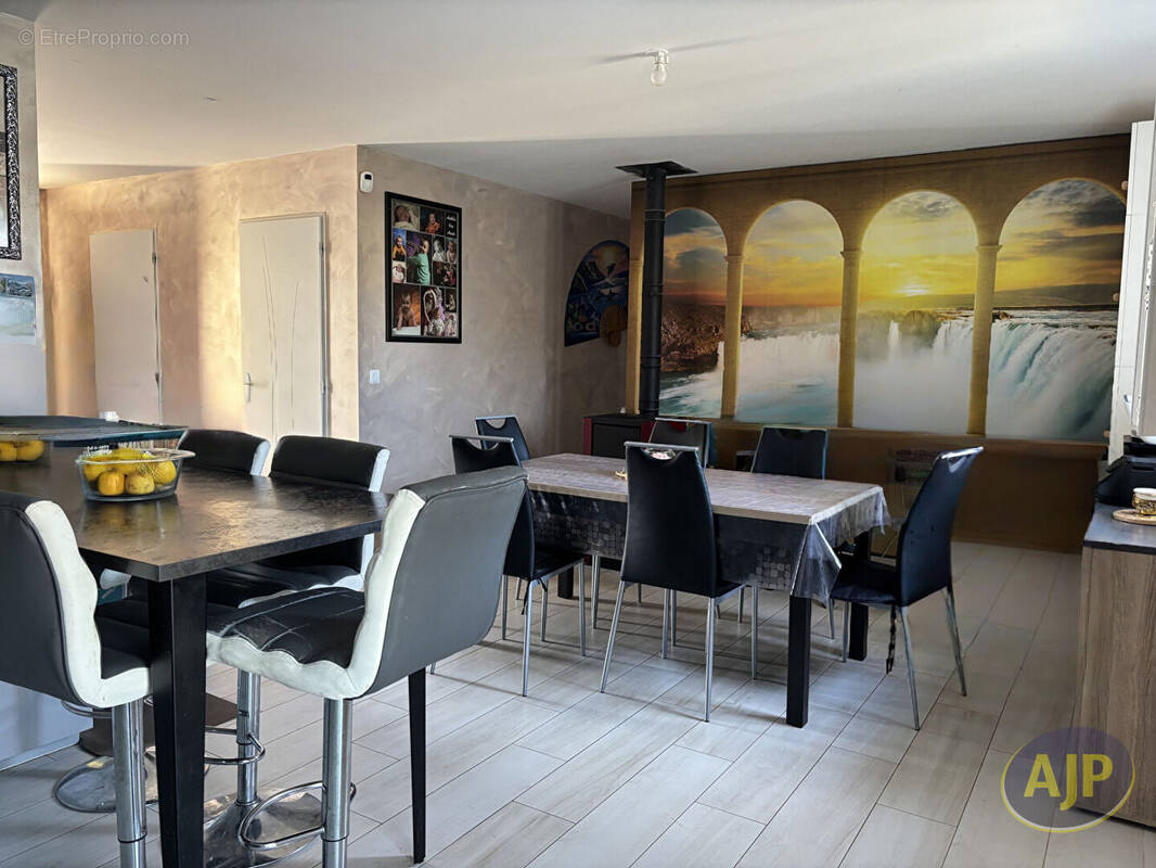 Maison à AUBIE-ET-ESPESSAS