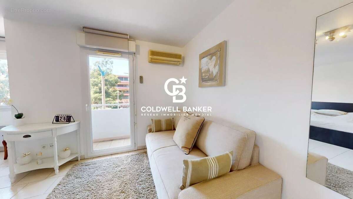 Spacieux appartement avec terrasses et double garage, à deux pas du port et des plages - photo 17