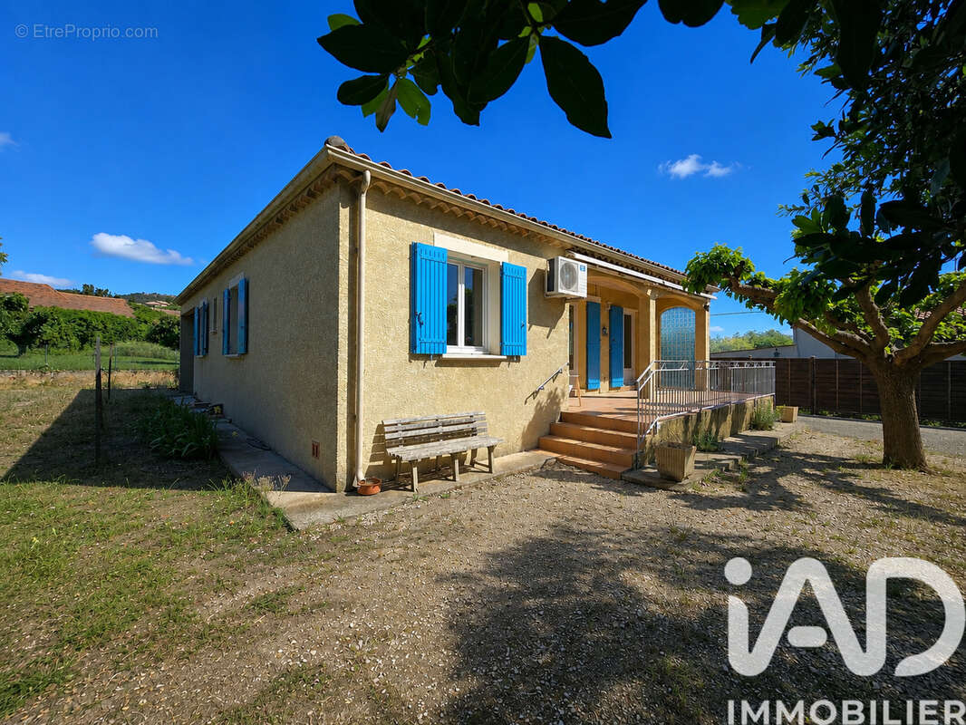 Photo 3 - Maison à LAUDUN-L'ARDOISE