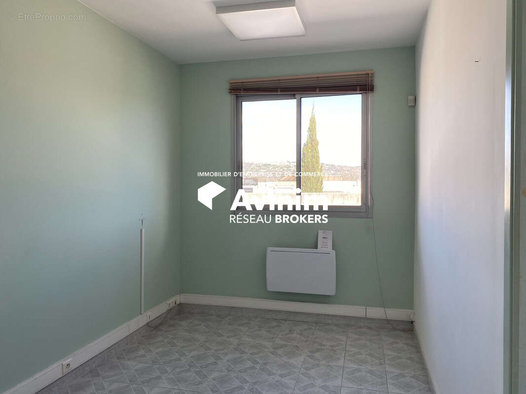 Commerce à TOURRETTES