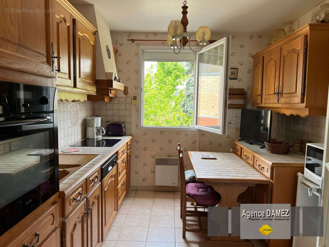 Dourdan centre - 4 pièces 86 m² - terrasse - garage - parking - photo 4