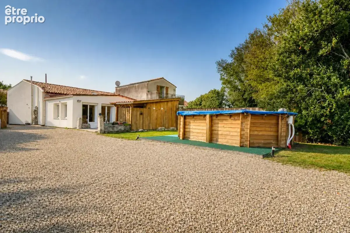 Maison de 5 pièces de 160 m² et Chalet  à Chenac-Saint-Seurin - photo 24