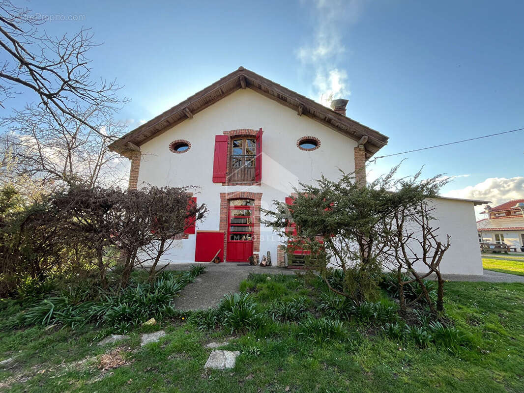 Autre à CAMPAGNE