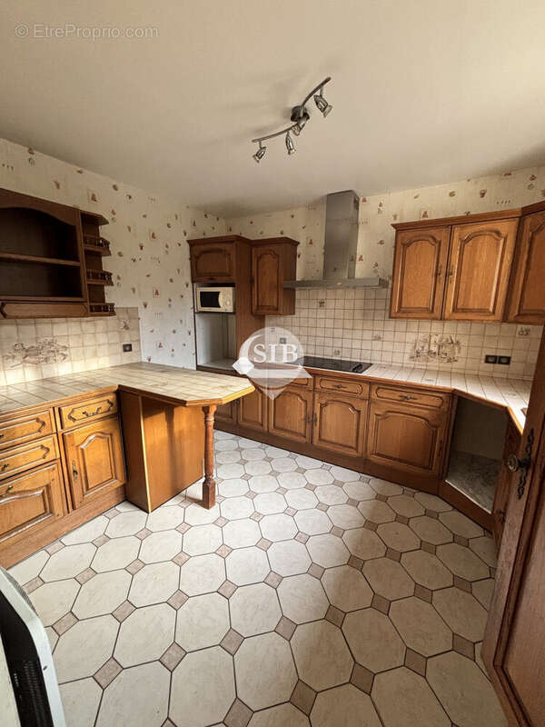 Maison à LA VILLE-DU-BOIS