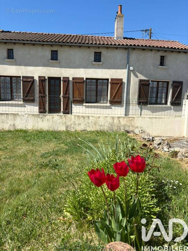 Photo 1 - Maison à MONCOUTANT