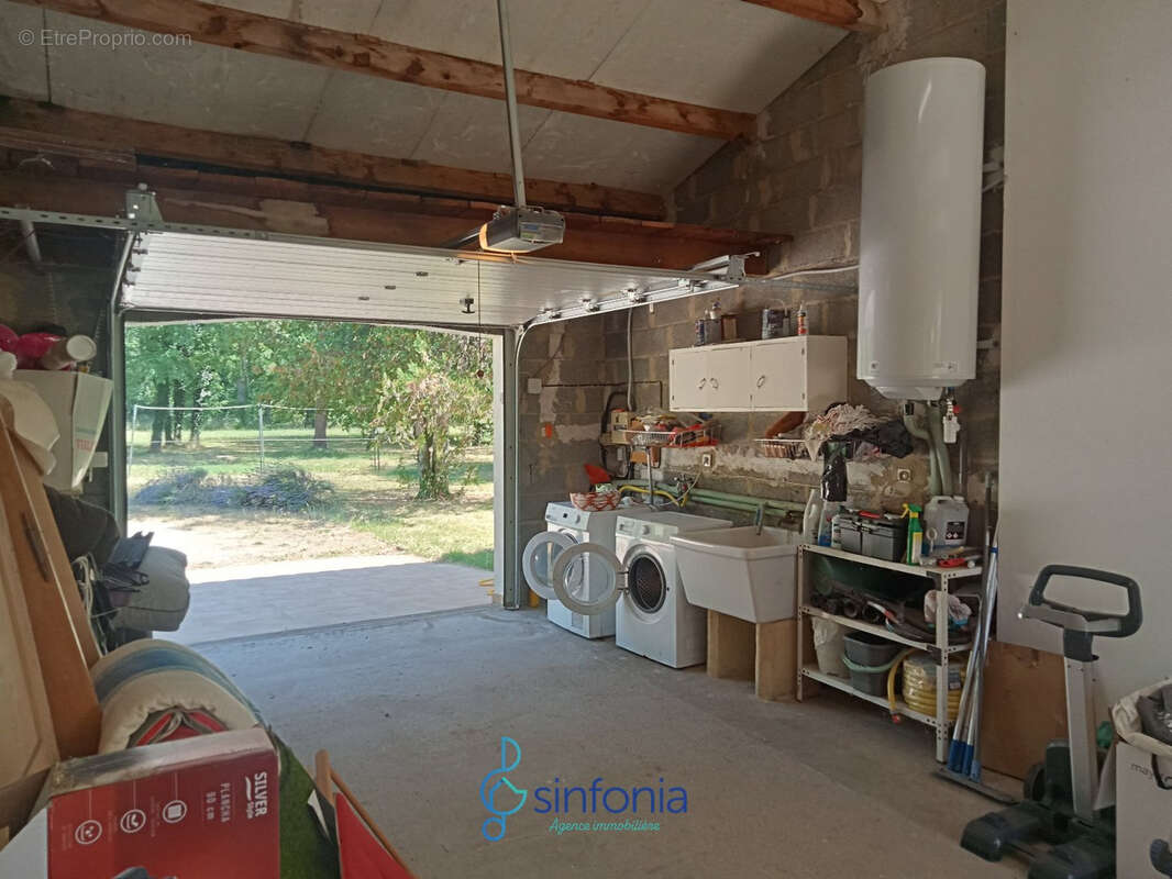 Maison à SAINT-QUENTIN-LA-POTERIE