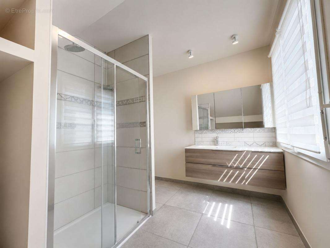 À vendre – Gevrey-Chambertin  Maison familiale entièrement rénovée de 182 m² 5 chambres - photo 15