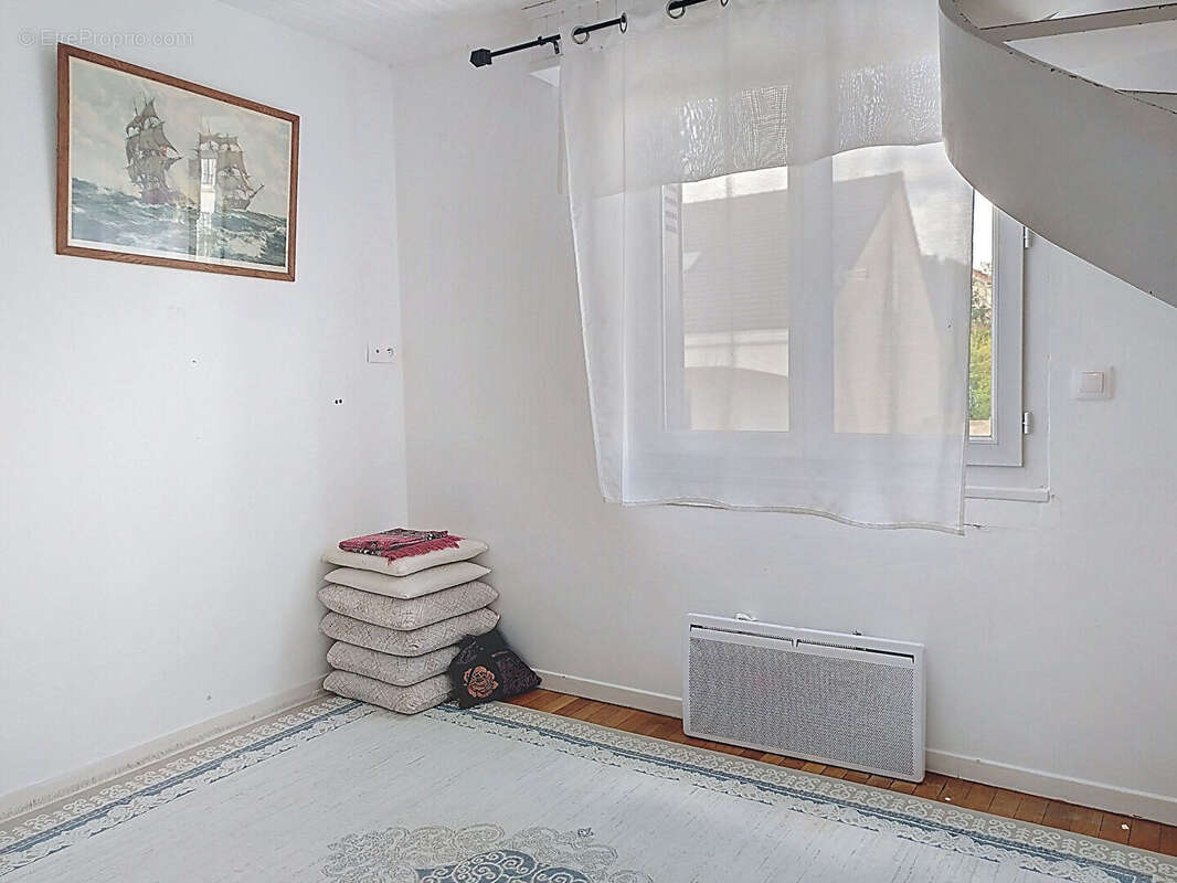 Maison à VIGNEUX-SUR-SEINE