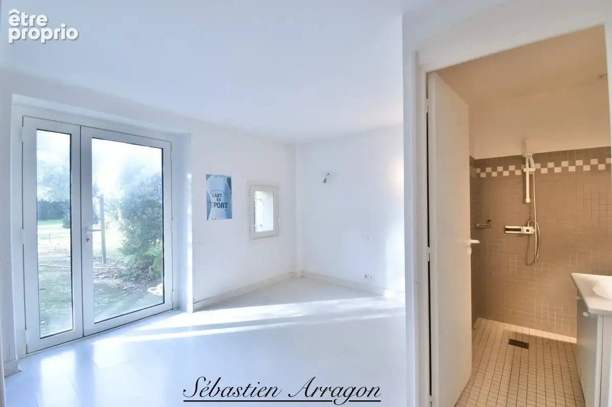 Maison de maître du XIXᵉ siècle à Villeneuve-sur-Lot – 460 m² – Parc de 8 300 m² – Piscine – Centre-ville à pied - photo 37