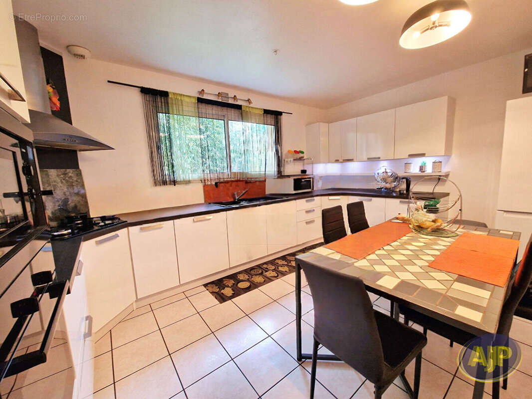 Maison à PARENTIS-EN-BORN