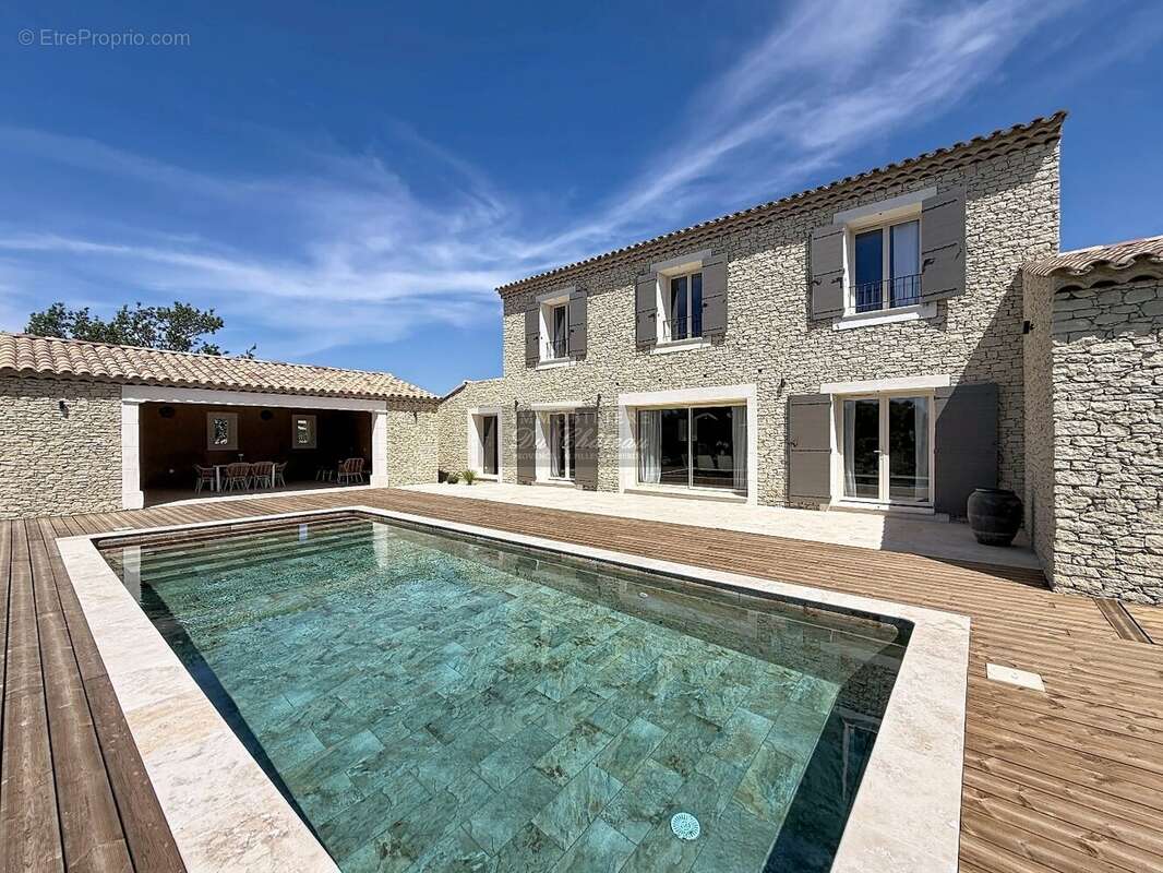 Élégante propriété en pierre neuve avec piscine et pool-house dans un environnement privilégié - photo 7
